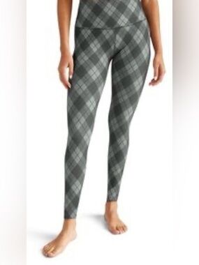Beyond Yoga Women's SoftMark Midi Legging in Grey Argyle Size Large Athletic